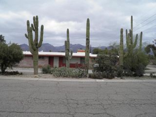 7075 E  Arrowhead Dr, Tucson, AZ 85715