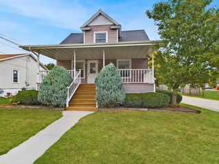 421 E  Pearl St, Seymour, WI 54165