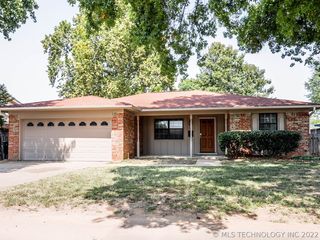 141 E  58th St, Tulsa, OK 74105