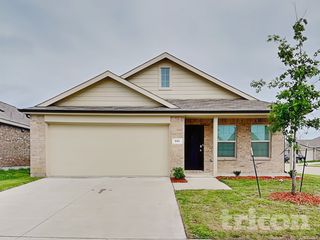 908 Lady Bird St, Ennis, TX 75119