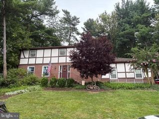 565 Maywood Rd, York, PA 17402