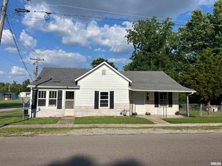 1409 N  Van Buren St, Marion, IL 62959