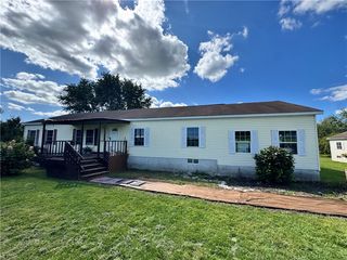 2164 Edwards Rd, Waterloo, NY 13165