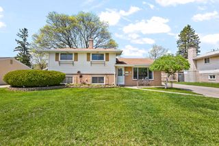 8607 Leslie Dr, Sterling Heights, MI 48314