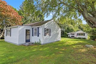 44 Kilburn St, Charlestown, RI 02813