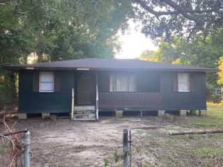 356 Live Oak Ave, Gulfport, MS 39507