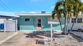 23 Seaside Ct, Holmes Beach, FL 34217