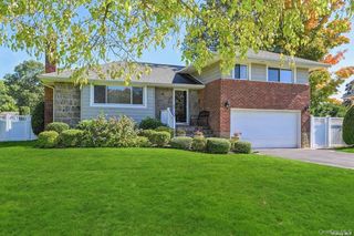 41 Eaton Rd, Syosset, NY 11791