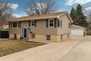1216 5th Ave NW, Rochester, MN 55901