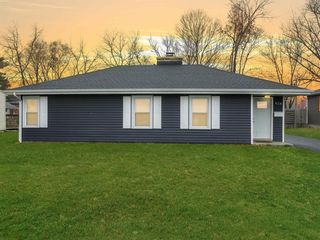 926 W  2nd St, Byron, IL 61010