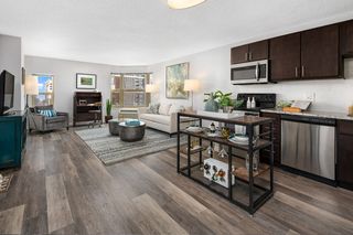 8 W  Chestnut St #13B, Chicago, IL 60610