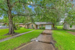 3102 Tennessee Ave, Bryan, TX 77803