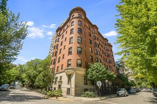 1210 N  Astor St #1A, Chicago, IL 60610