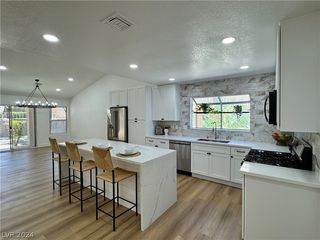 2705 Sungold Dr, Las Vegas, NV 89134