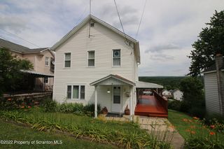 214 Gorham Ave, Mayfield, PA 18433