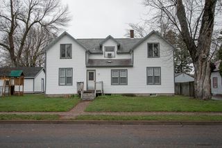 540 2nd Ave SW, Cambridge, MN 55008