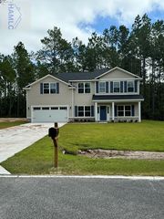513 Dairy Rd, Hinesville, GA 31313