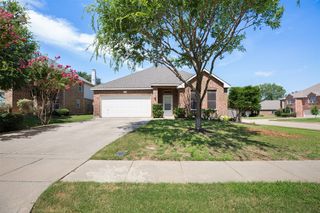 1800 Crest Hollow Cir, Lewisville, TX 75067