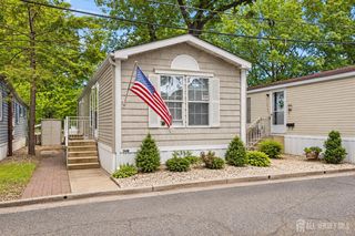 2505TRI-36M Woodbridge Ave, Edison, NJ 08817