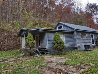 1578 Powells Crk, Pikeville, KY 41501