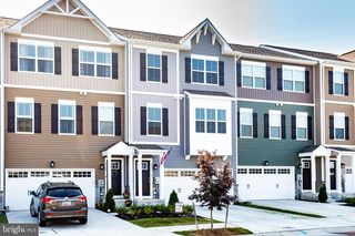 2731 Town View Cir, New Windsor, MD 21776