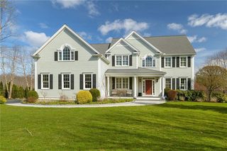 5 Nw Psge, Barrington, RI 02806
