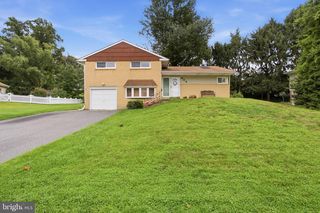 408 Foster Dr, Springfield, PA 19064