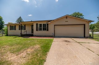 3276 Hammerberg Rd, Flint, MI 48507