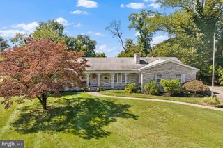 28 Wedge Dr, Hamilton, NJ 08610