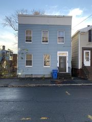 467 N Pearl St, Menands, NY 12204