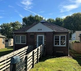 204 Sturgis St N, Mankato, MN 56001