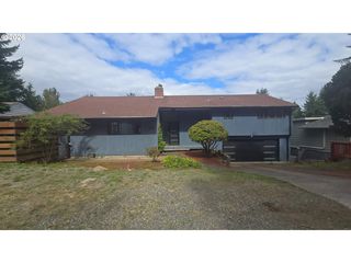 16435 NE Multnomah St, Portland, OR 97230
