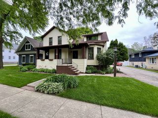 16 E  Euclid Ave, Arlington Heights, IL 60004