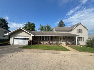405 S  Carroll St, Mount Carroll, IL 61053
