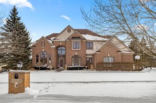 48369 Wadebridge Dr, Canton, MI 48187