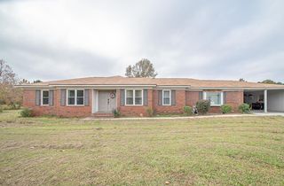 84 Overlook Dr, Seale, AL 36875