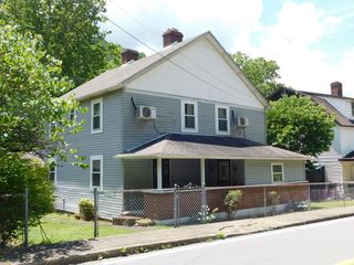 179 W  Main St, Lynch, KY 40855