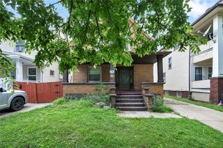 2067 W  87th St, Cleveland, OH 44102