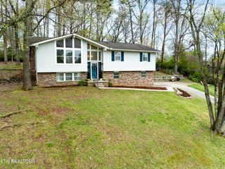 8804 Mallow Dr, Knoxville, TN 37922