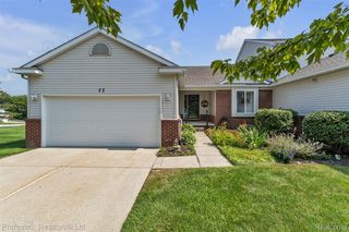 77 Sedum, Howell, MI 48843