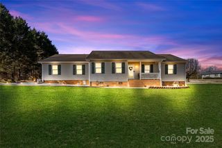 135 Rumple Hill Dr, Statesville, NC 28677