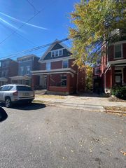2325 Flora St, Cincinnati, OH 45219