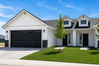 985 Frank Henry Rd, Twin Falls, ID 83301
