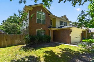 102 N  Queenscliff Cir, Spring, TX 77382