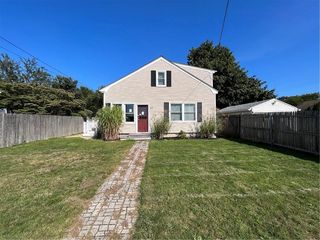 10 Cooke Pl, Warwick, RI 02888
