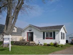 5674 Reighmoor Rd, Omro, WI 54963