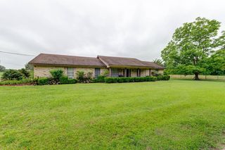 3842 Ted Trout Dr, Lufkin, TX 75904
