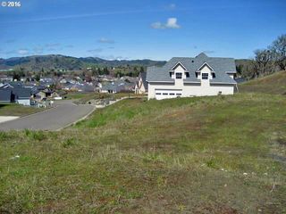 775 N View Dr #54, Winchester, OR 97495