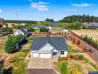 7182 Elmer Ct NE, Silverton, OR 97381