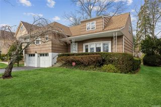 918 Eileen Ter, Woodmere, NY 11598